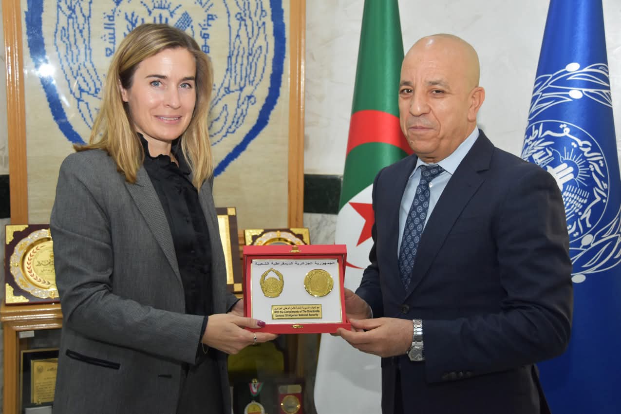 المدير العام للأمن الوطني يستقبل خبراء الإنتربول لتعزيز التعاون الدولي