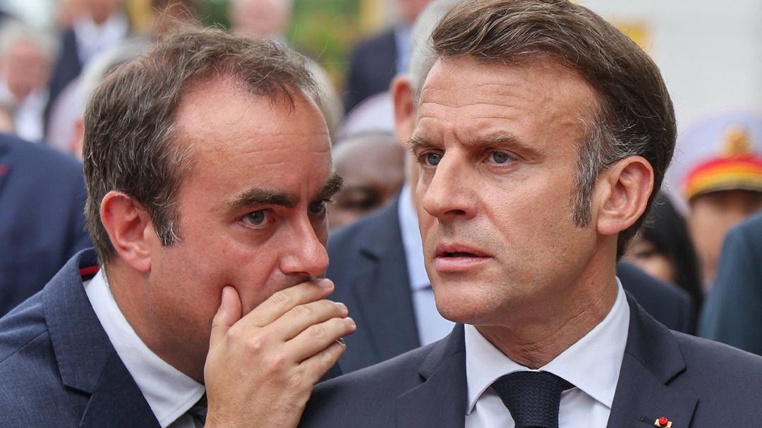 En France, le dossier Algérie change de mains