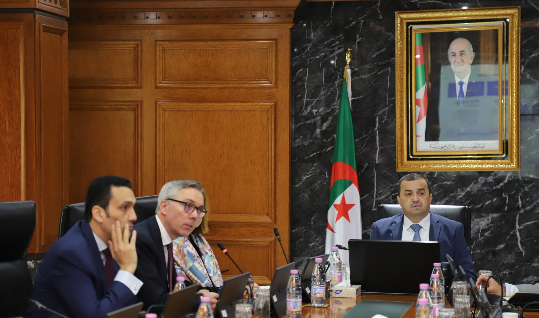 الجزائر والنرويج تبحثان شراكة طاقوية مع «سكاتك» لخفض الانبعاثات الكربونية