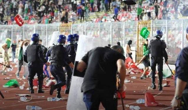 هذه اجراءات وزارة الرياضة للحد من العنف في الملاعب..