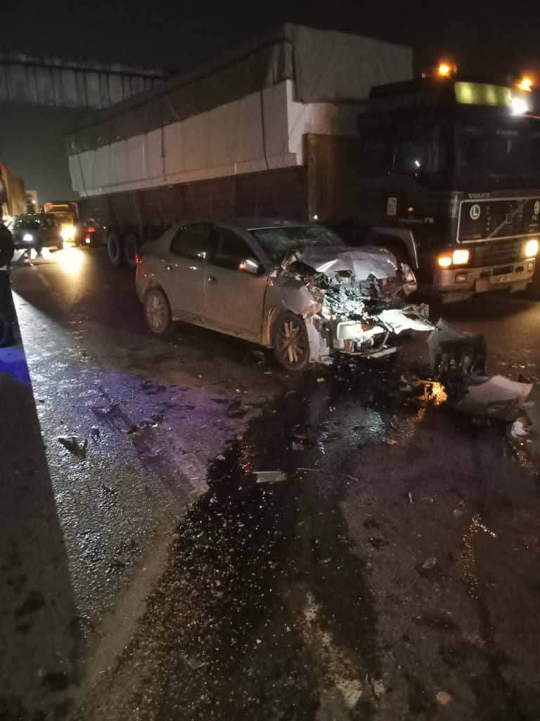 إصطدام سيارة بشاحنة نصف مقطورة خلف 04 مصابين بالبويرة