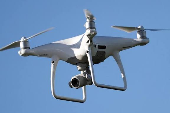 وزارة الدفاع تُلزم أصحاب الطائرات المسيّرة بالتصريح قبل 30 أفريل 2026