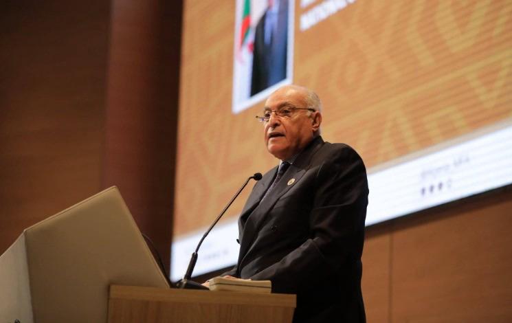 Face au révisionnisme, retour en force du discours anti-colonial