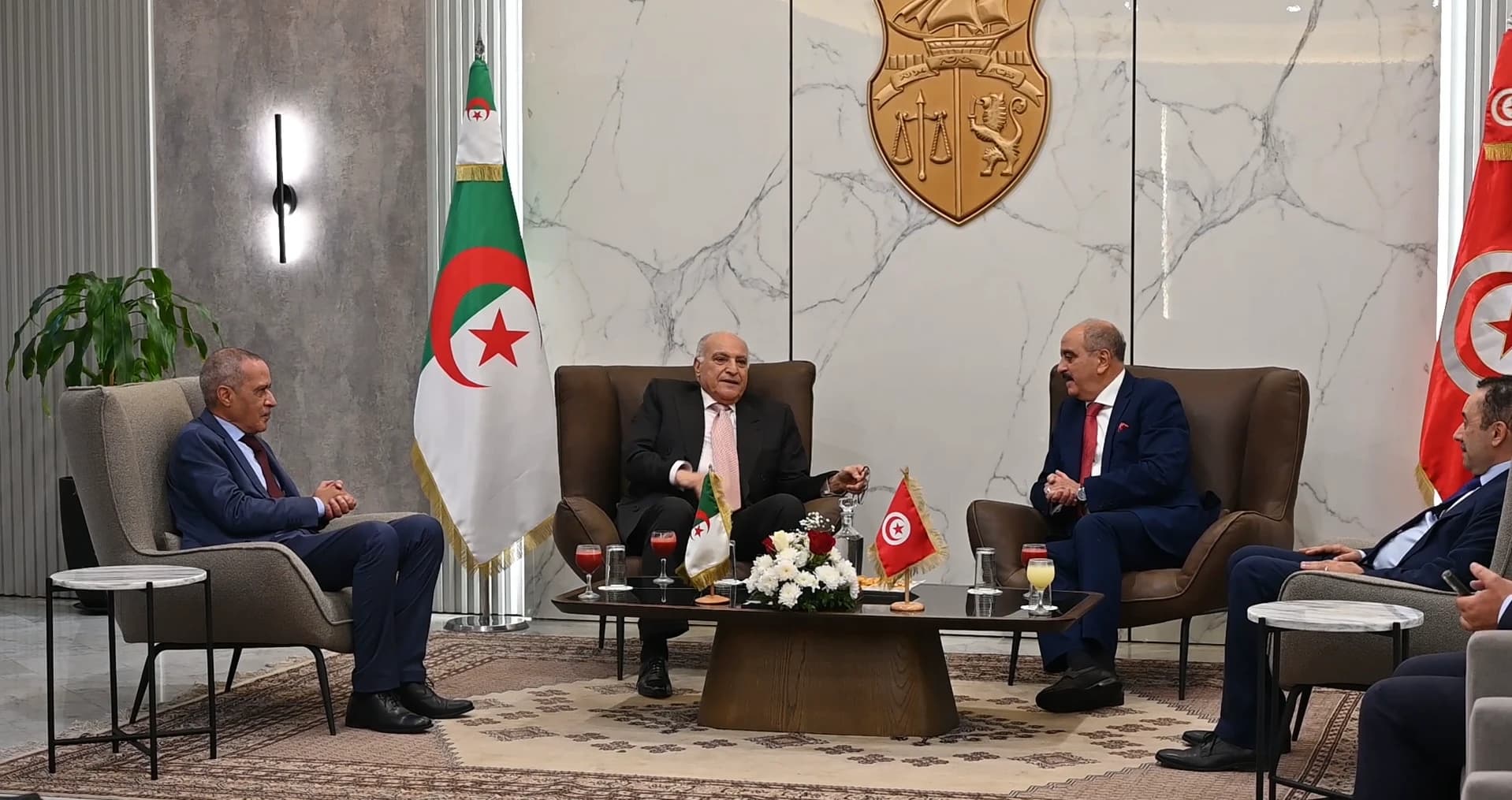 عطاف يحل بتونس للإشراف رفقة نظيره التونسي على أشغال لجنة المتابعة الجزائرية-التونسية الأربعاء 10 ديسمبر 20