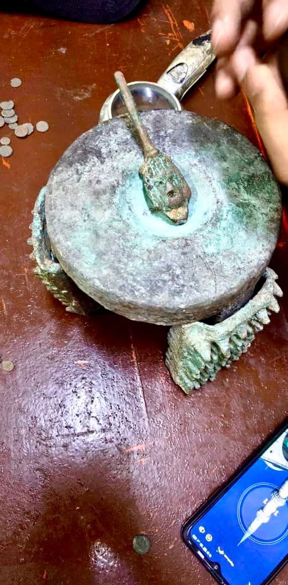 اكتشاف كنز بعين الدفلى