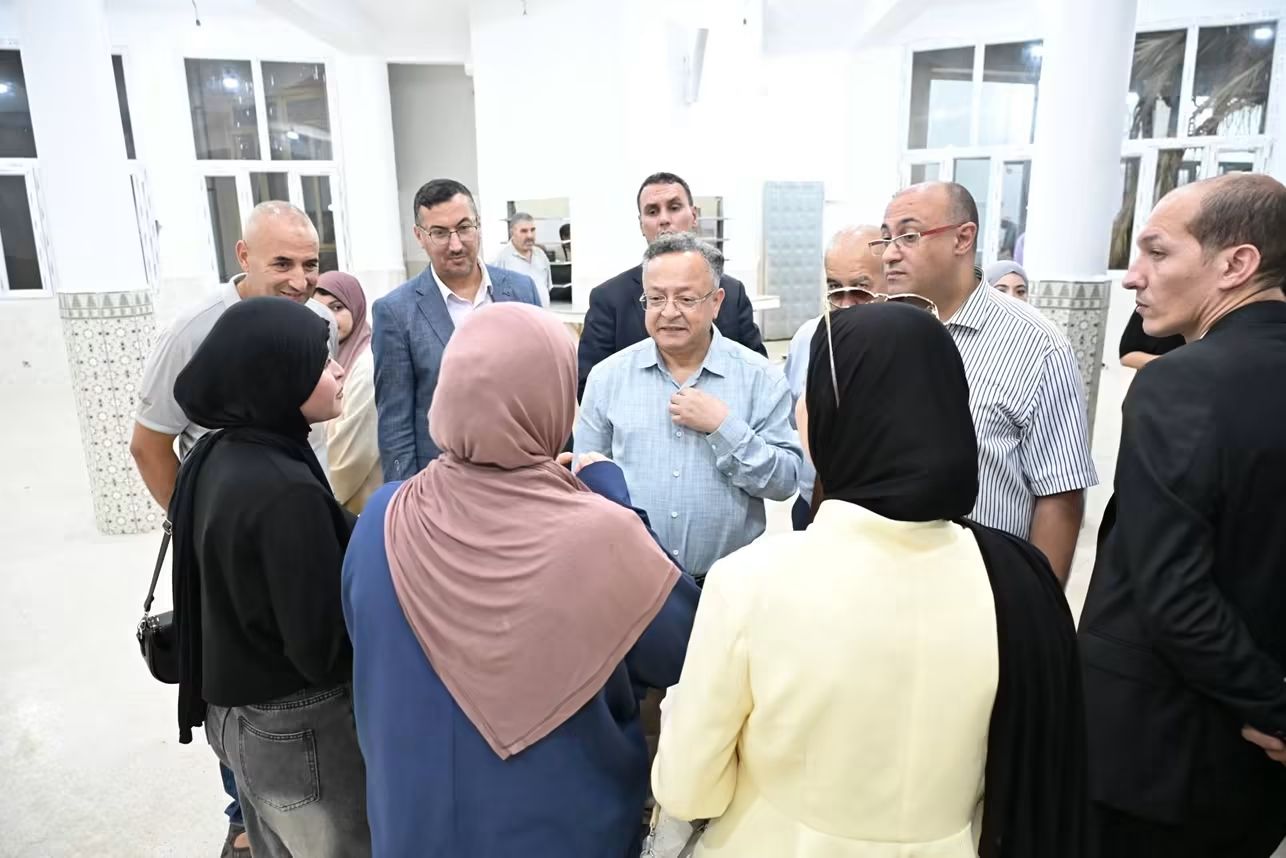 بداري يصغي إلى انشغالات الطالبات بإقامة دالي إبراهيم 2 بالجزائر العاصمة