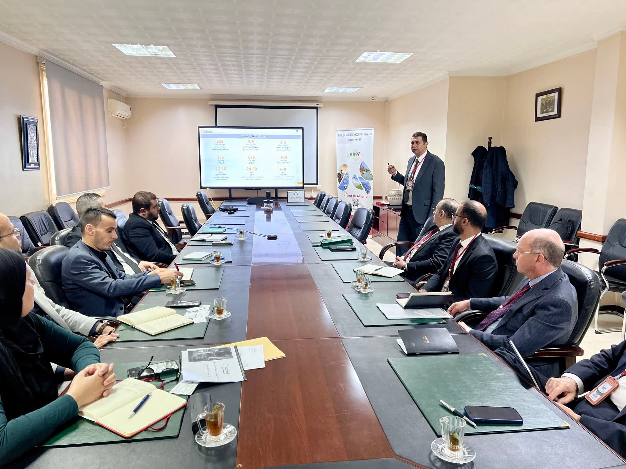 مجموعة "حديد عز"، المصرية تبحث تجسيد مشروع مهيكل لإنتاج الحديد المختزل في الجزائر