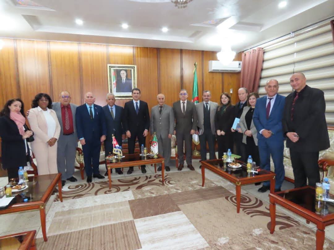 وزير الصحة يستقبل سفير كوبا بالجزائر