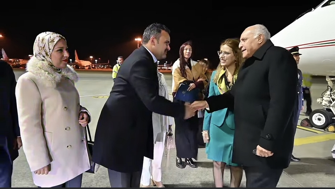 بتكليف من الرئيس تبون .. عطاف يحل باليونان