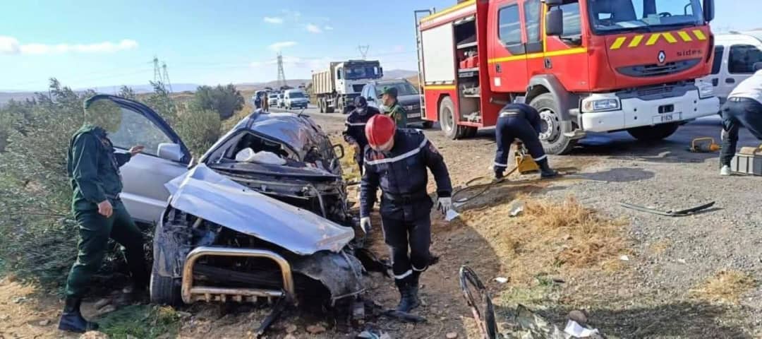 قتيلان وجريح إثر اصطدام عنيف بين شاحنة وسيارة بباتنة