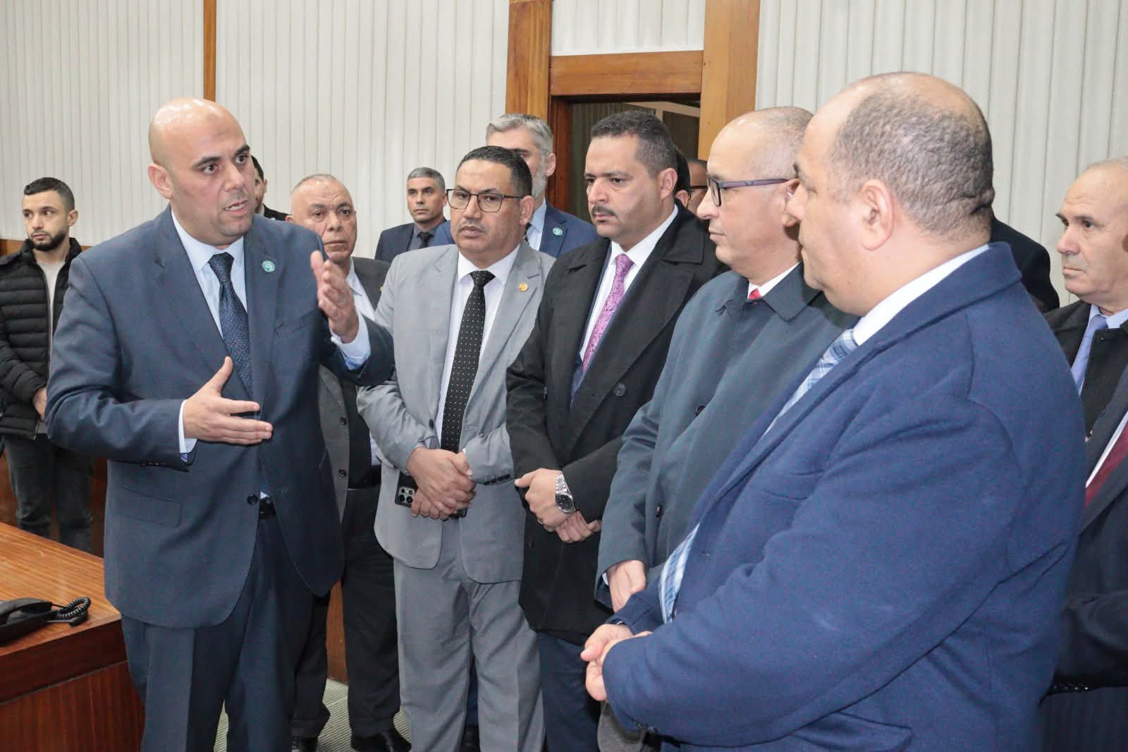 وفد برلماني يطلع على سير العمل في السلطة الوطنية المستقلة للانتخابات