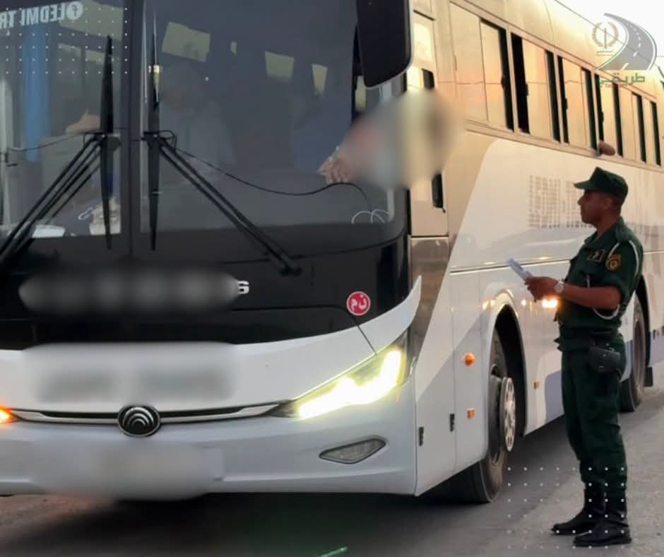 باتنة.. توقيف سائق حافلة قام بمناورات خطيرة هددت حياة المسافرين