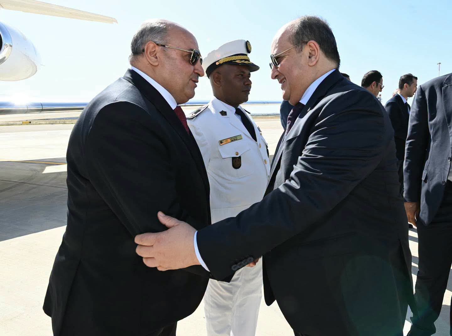 الوزير الأول يغادر إيطاليا عائدًا إلى أرض الوطن