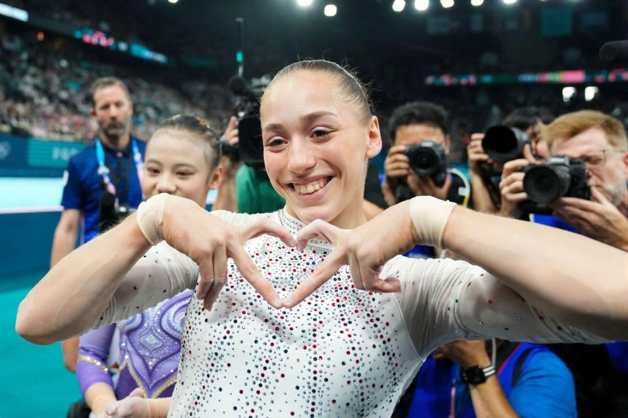 كيليا نمور تحصد الذهبية في كأس العالم للجمباز بالقاهرة