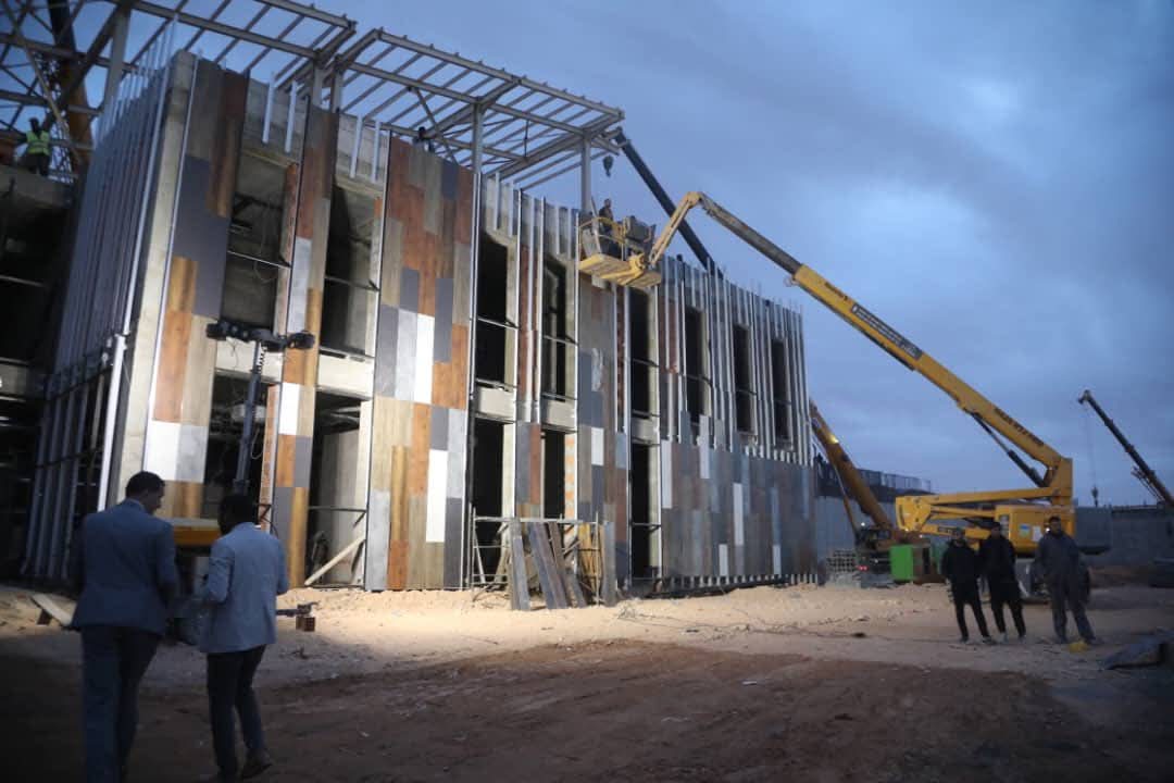 حشد كافة الإمكانيات لاستكمال الأشغال إنجاز خط السكة الحديدية المنجمي انطلاقا من غارا جبيلات مرورا بتندوف وبني عباس وصولا إلى بشار