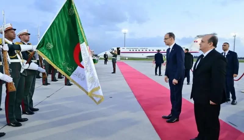 رئيس وزراء صربيا يضع اكليلا من الزهور في مقام الشهيد بالعاصمة