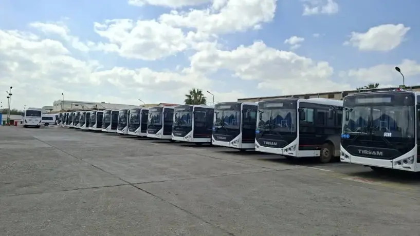 استلام 50 حافلة جديدة لتعزيز النقل الحضري