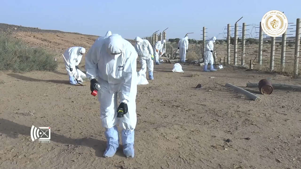 الجزائر تطلق أول عملية للتطهير الجزئي لمواقع التفجيرات النووية الفرنسية بإن إكر بتمنغست