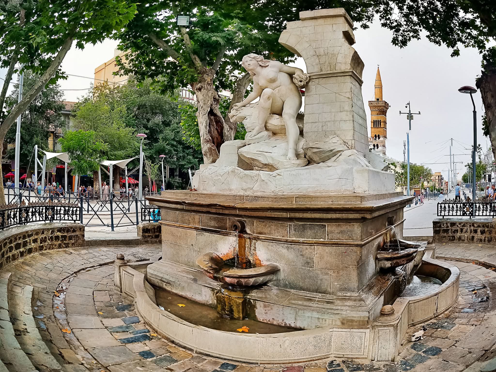 للمرة الرابعة.. تخريب تمثال عين الفوارة في سطيف