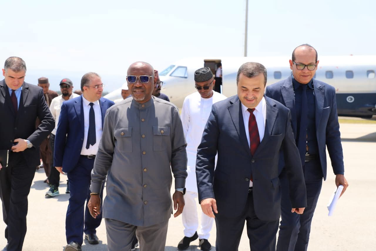 وزير الدولة للموارد البترولية المكلف بالغاز بجمهورية نيجيريا الاتحادية في زيارة عمل إلى الجزائر