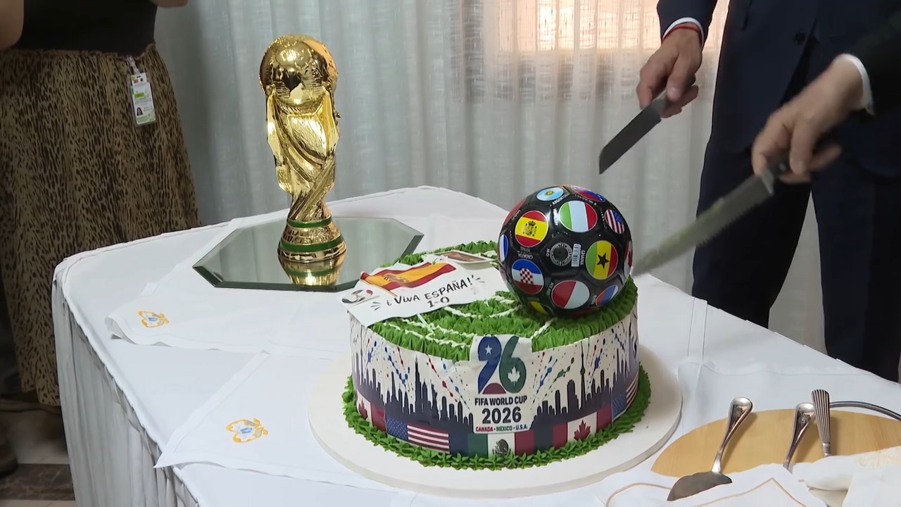 الرئيس تبون يشارك بيدرو سانشيز فرحة تتويج إسبانيا بمونديال 2026