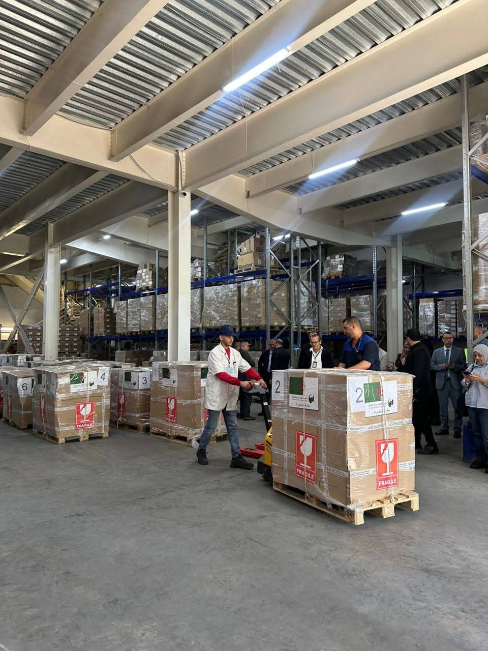 شحن 6 اطنان من الأدوية و المستلزمات الطبية إلى السعودية
